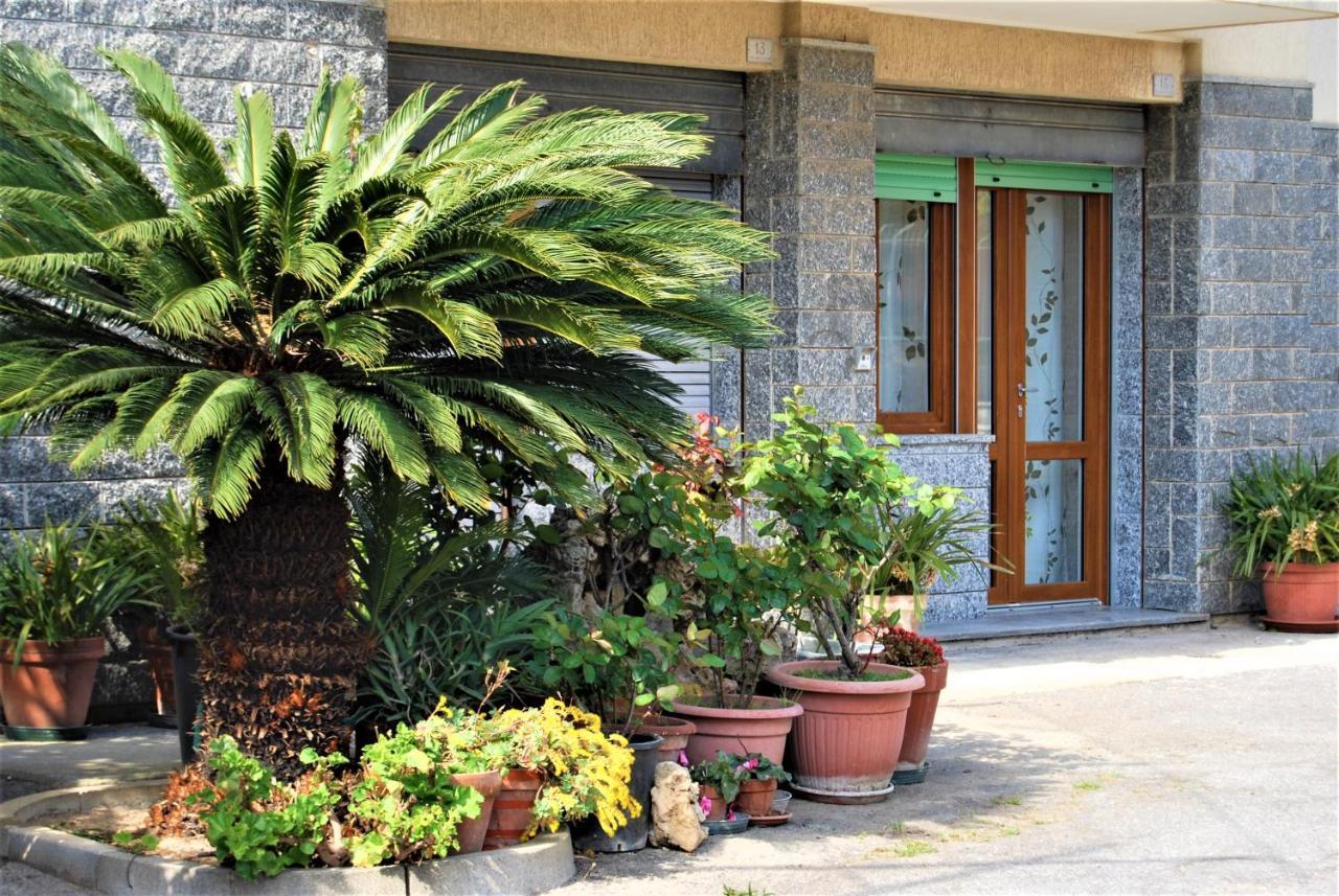 Case Di Rosita Pietra Ligure Luaran gambar